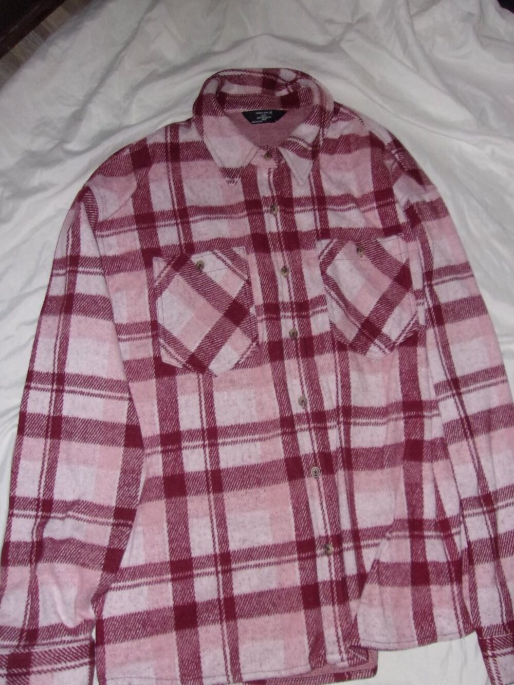 Members Mark THICK size medium womens pink  flannel plaid button down shirt